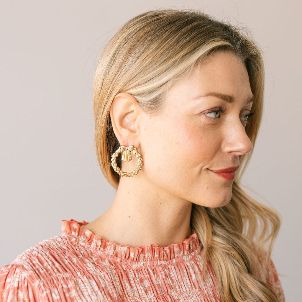 Sunshine Tienda® Gold Wreath Earrings