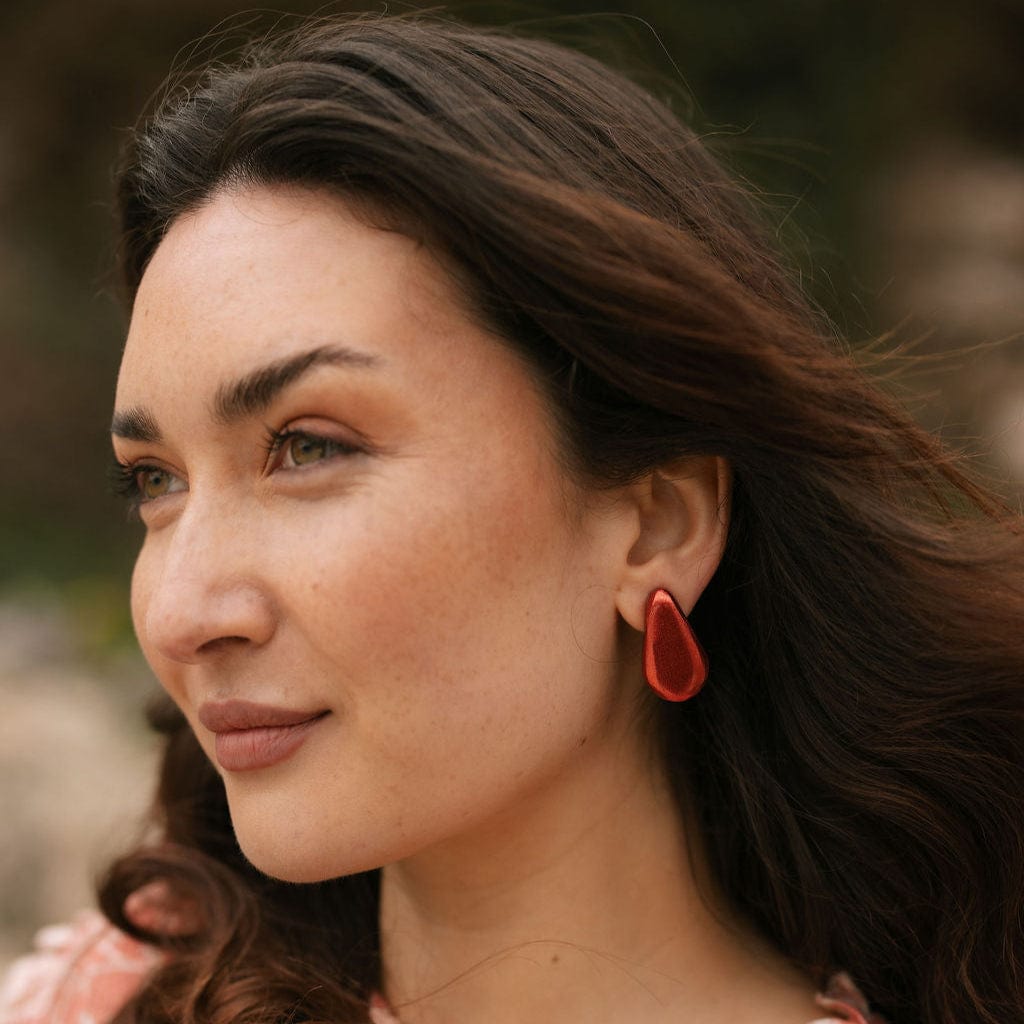 Sunshine Tienda® Mini Ruby Red Atole Studs