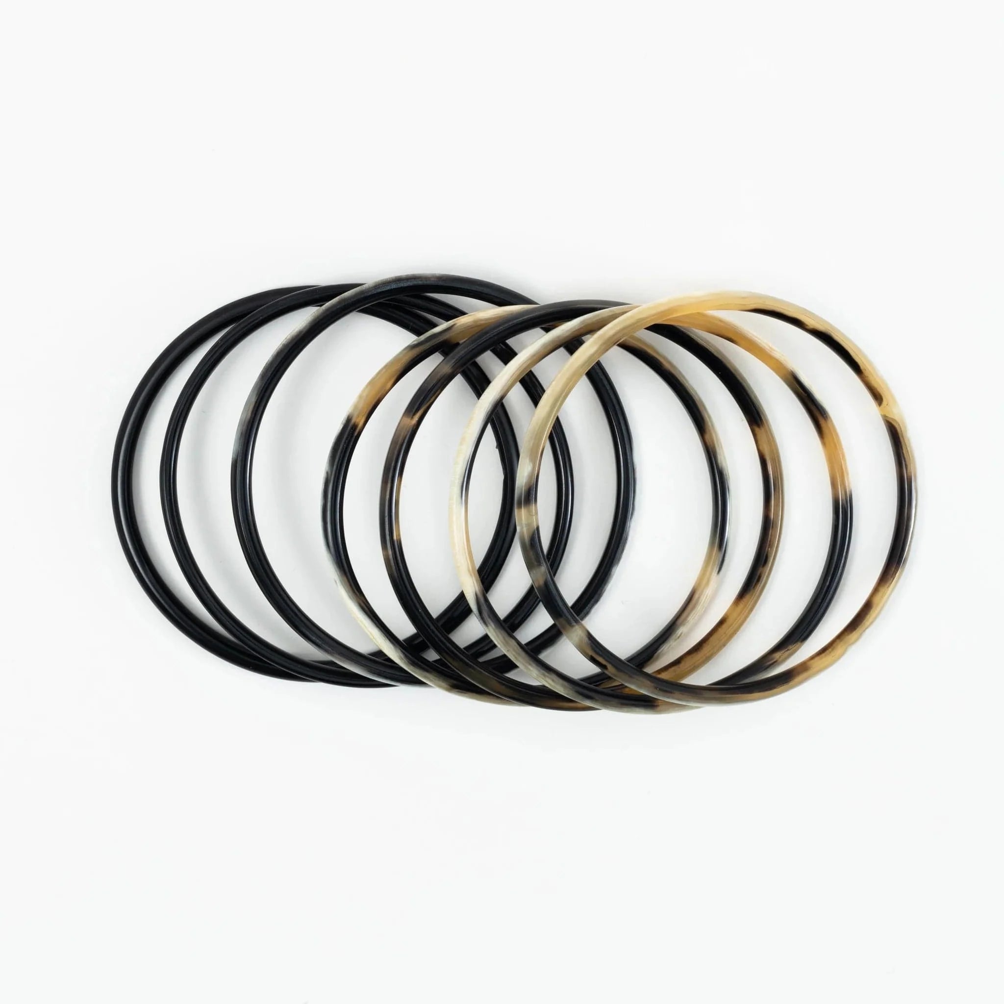 Sunshine Tienda Natural Horn Bangle Set