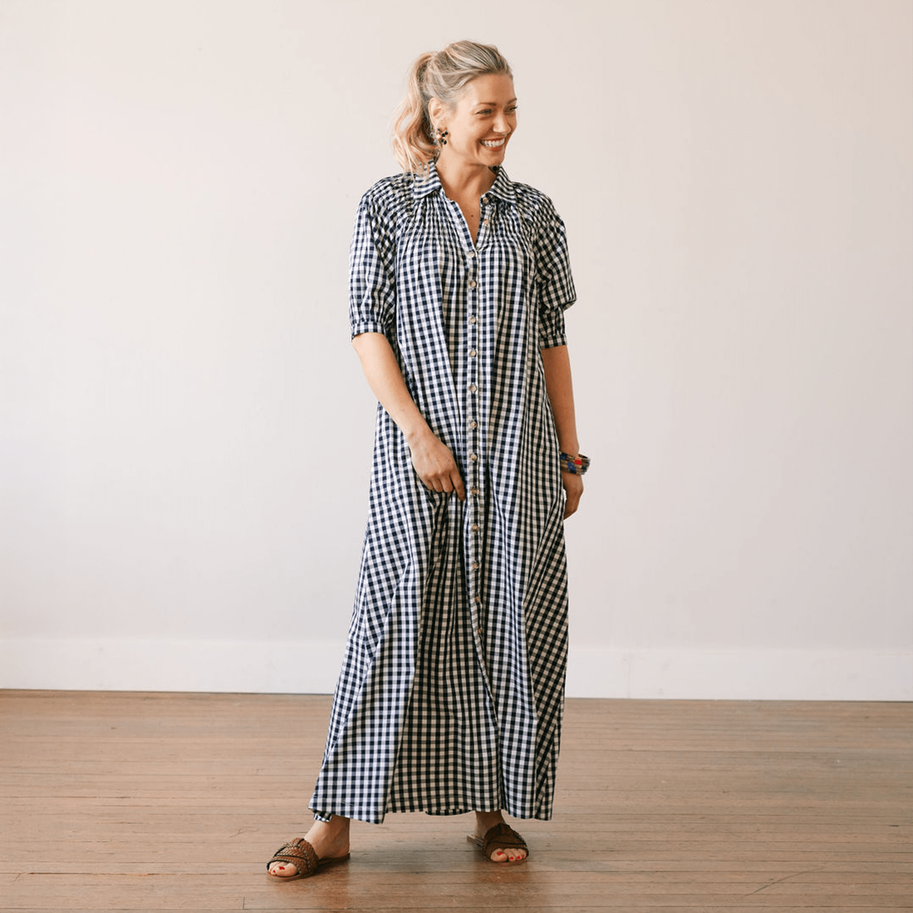 Navy Gingham Oasis Dress – Sunshine Tienda® Navy Gingham Oasis Dress – Sunshine Tienda®