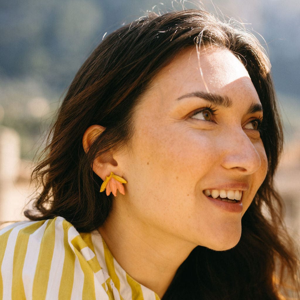 Sunshine Tienda® Rosy Blossom Studs