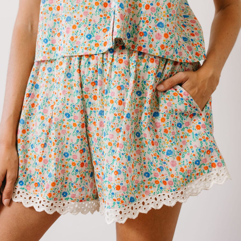 Coastal Daisies Willa Short – Sunshine Tienda®