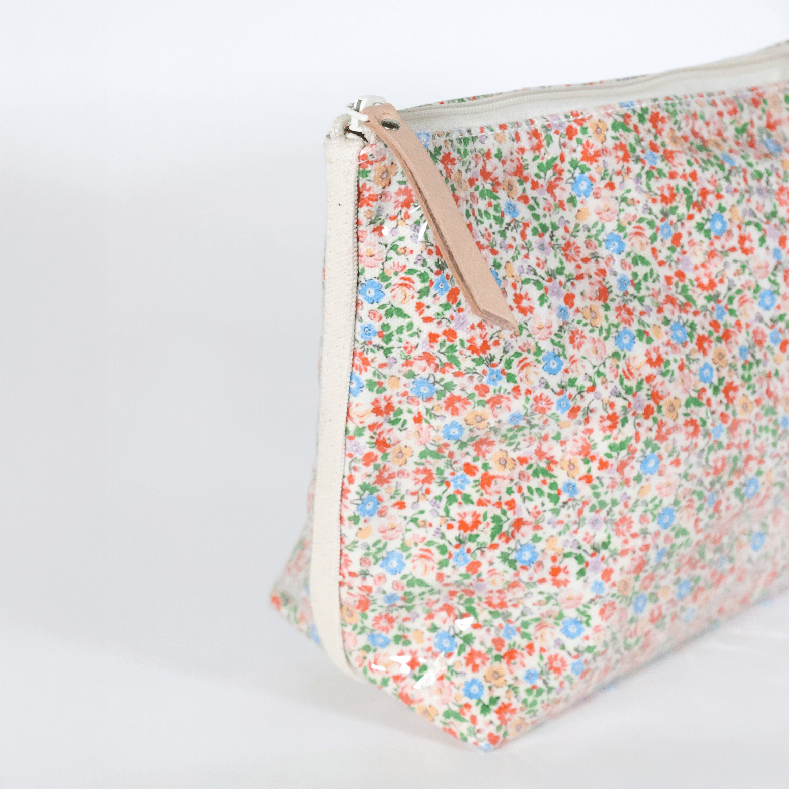 Floral Clear Coated Travel Pouch - Thumbnail 4