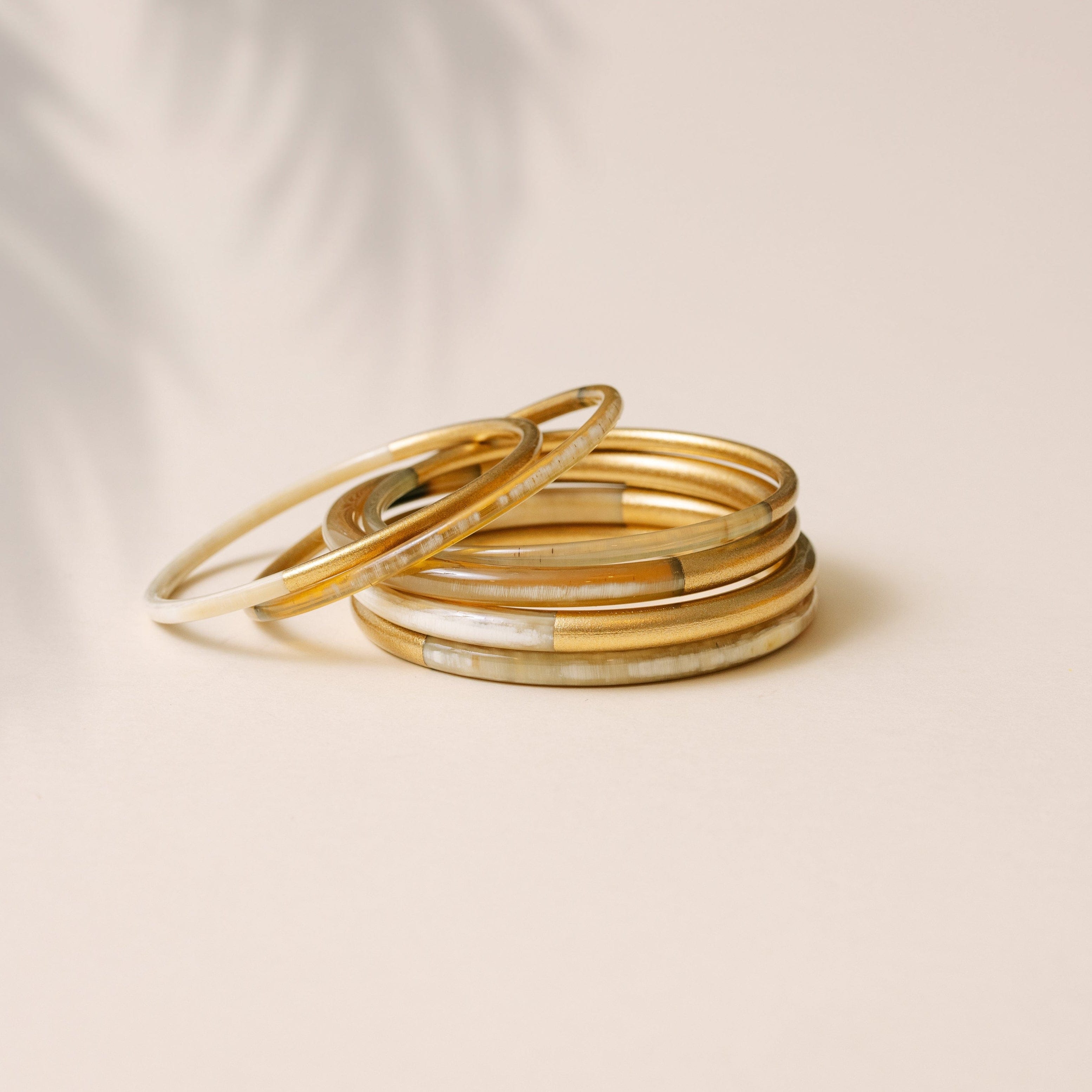 Metallic Gold Mix Bangle Set – Sunshine Tienda® Metallic Gold Mix Bangle Set – Sunshine Tienda®