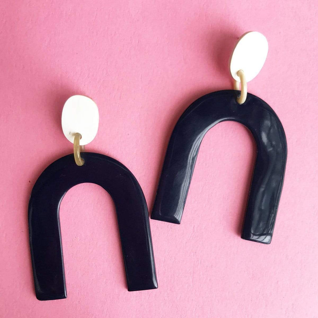 Sunshine Tienda Navy Sea Horseshoe Earrings