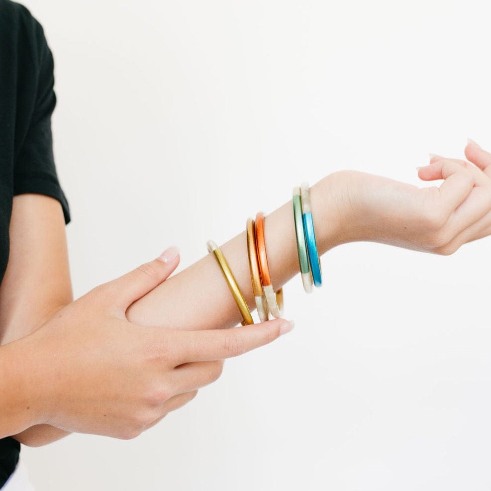 Sunshine Tienda® San Pedro Metallic Bangle Set