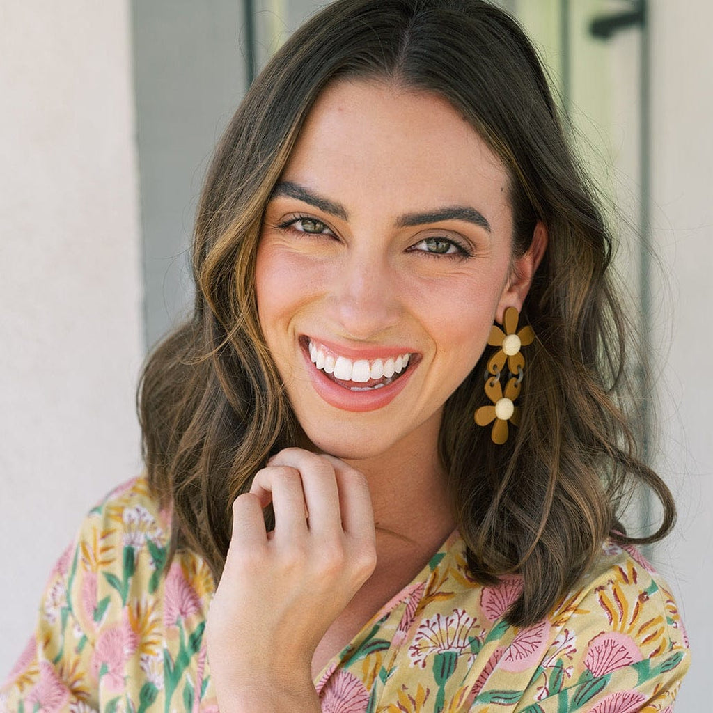 Sunshine Tienda® Stacked Tan Flower Earrings