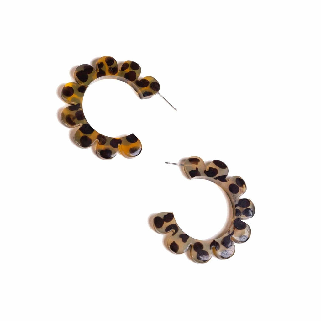 Sunshine Tienda® Tortoise Flower Outline Hoops