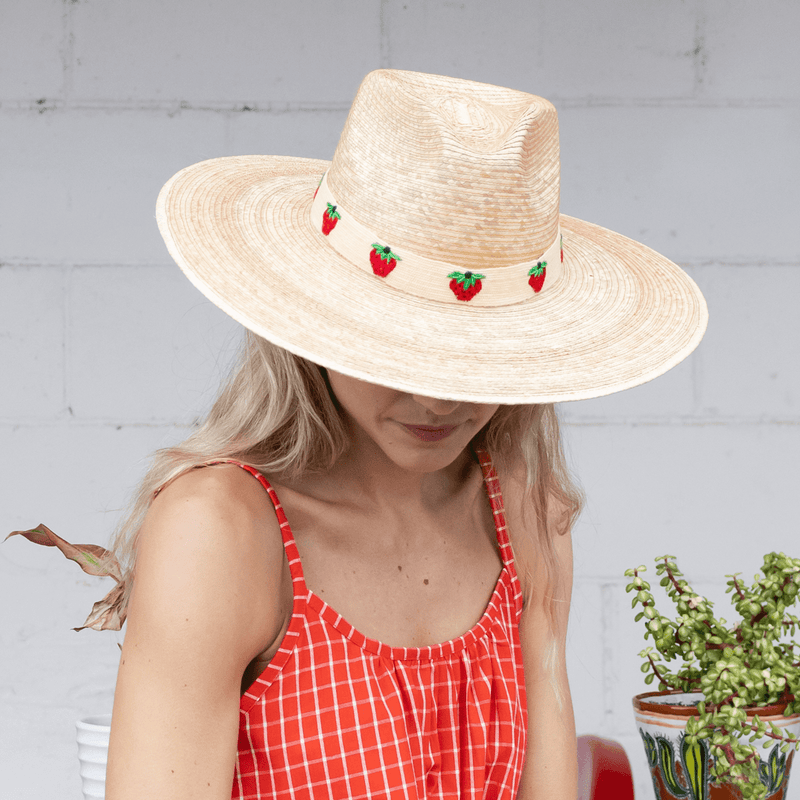 Sunshine Tienda® Blanca Palm Hat