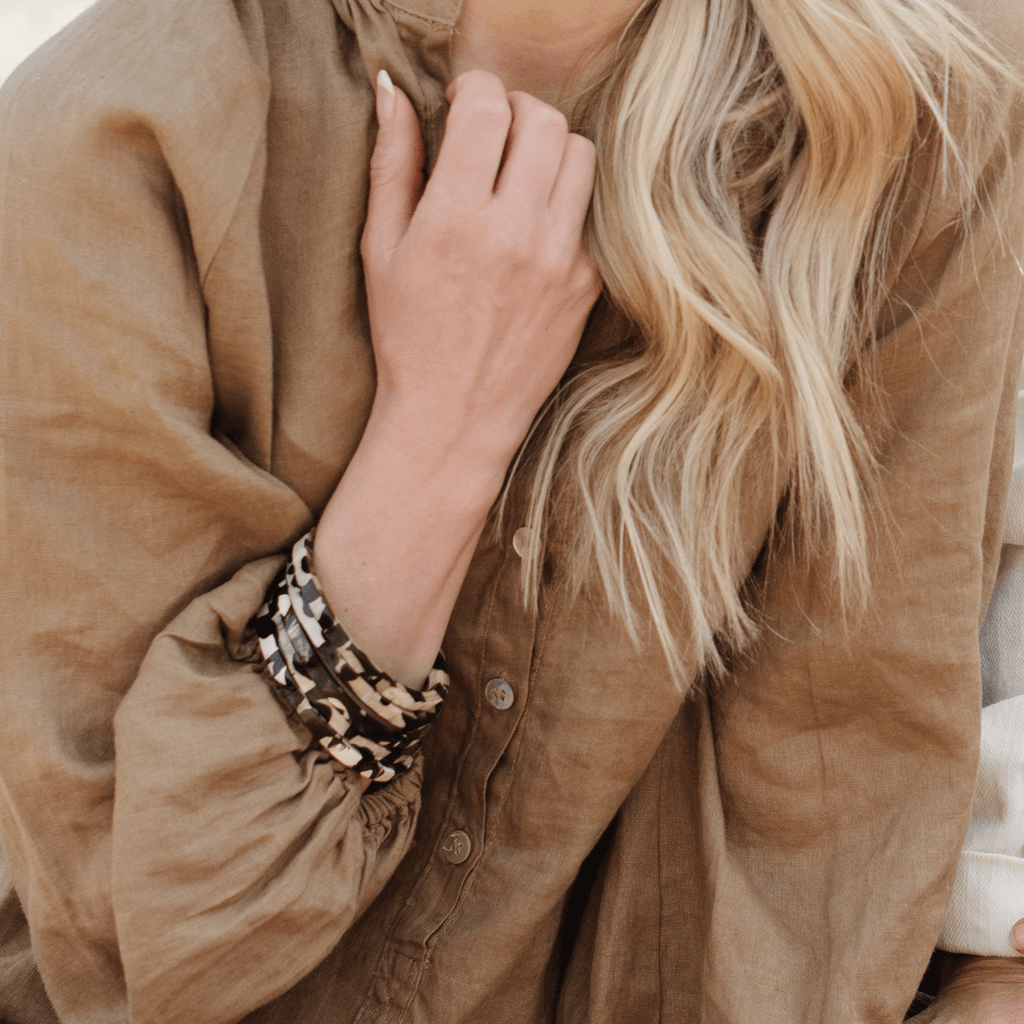 Sunshine Tienda® Cheetah Bangle Set