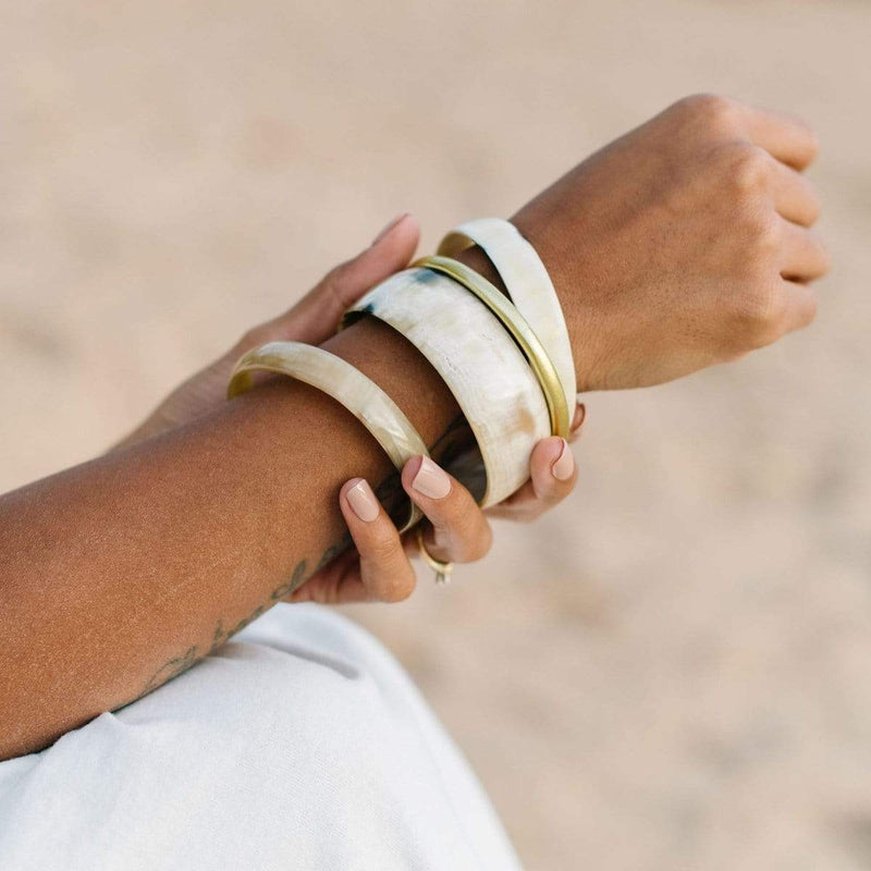 Sunshine Tienda Natural Horn with Gold Bangle Set