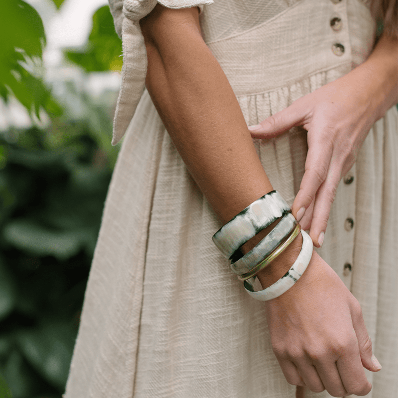 Sunshine Tienda Natural Horn with Gold Bangle Set