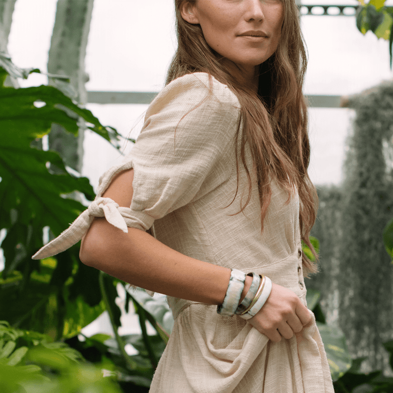 Sunshine Tienda Natural Horn with Gold Bangle Set