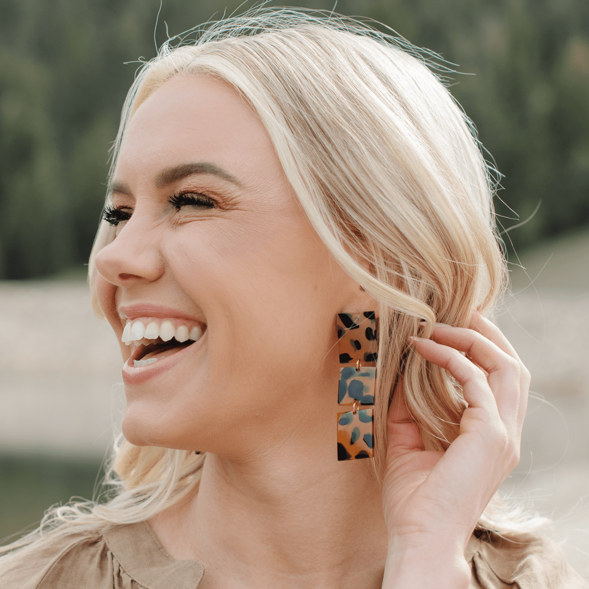 Sunshine Tienda® Poppy Tortoise Drop Earrings